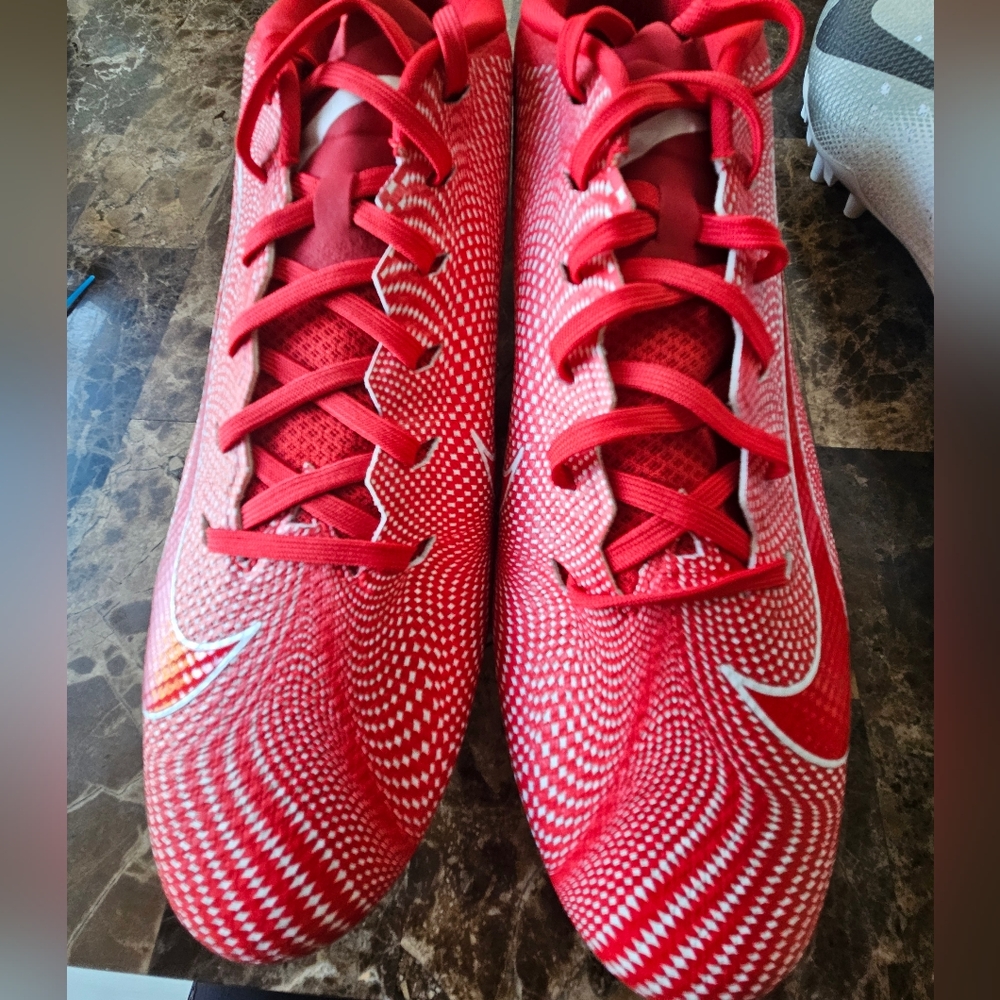Nike vapor foot ball shoes. - Picture 2 of 3